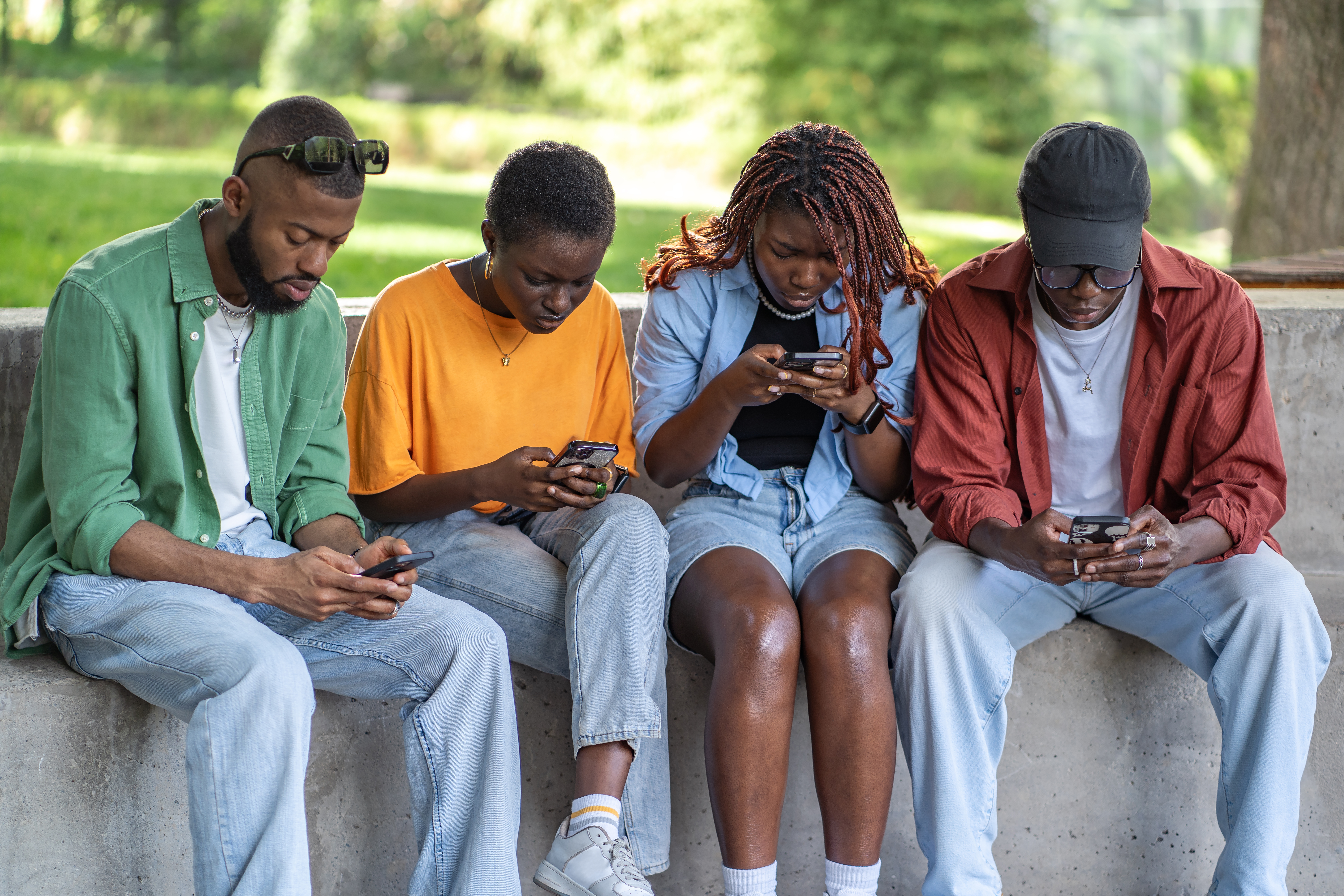 Les réseaux sociaux et la santé mentale : comparaison, pression et anxiété